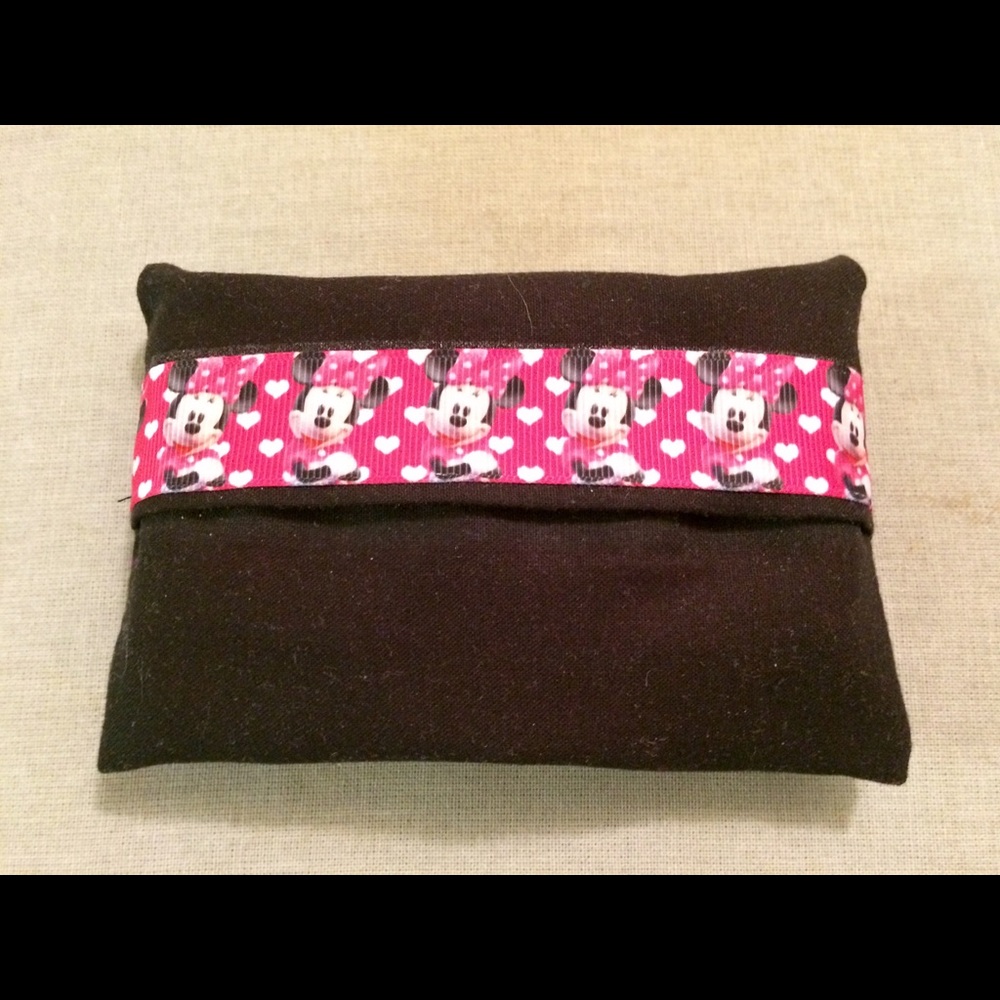 Minnie Mouse tissue holder